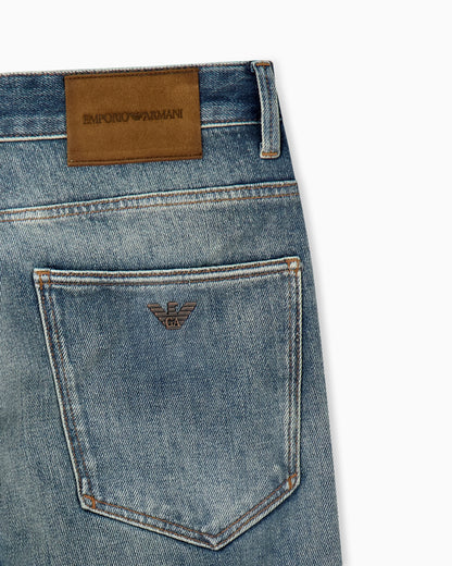 Slim fit jeans in stone washed denim with five pockets