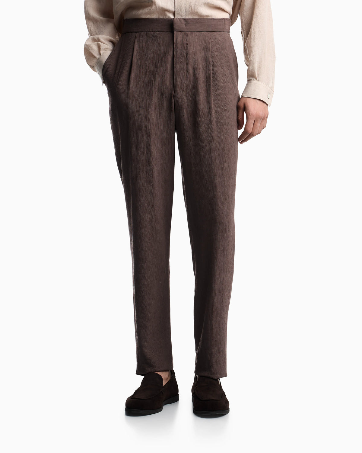 3D wrinkle-effect crêpe fabric trousers