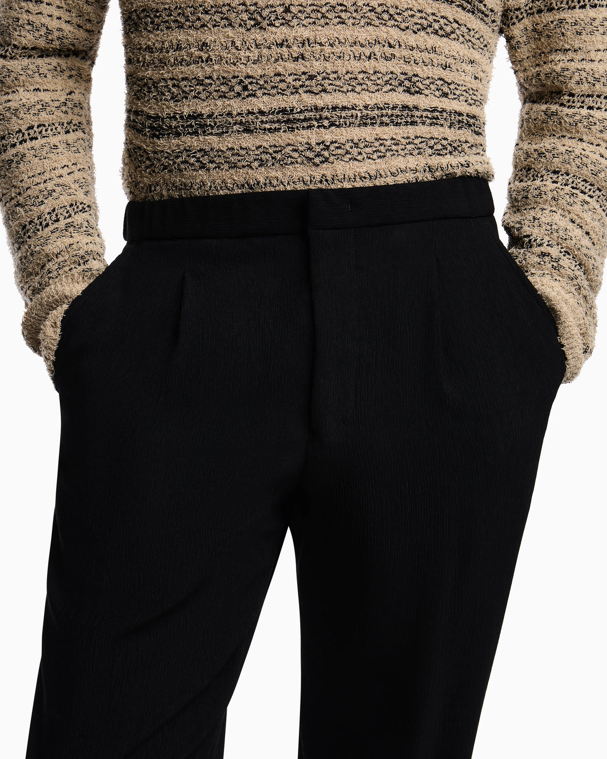 3D wrinkle-effect crêpe fabric trousers