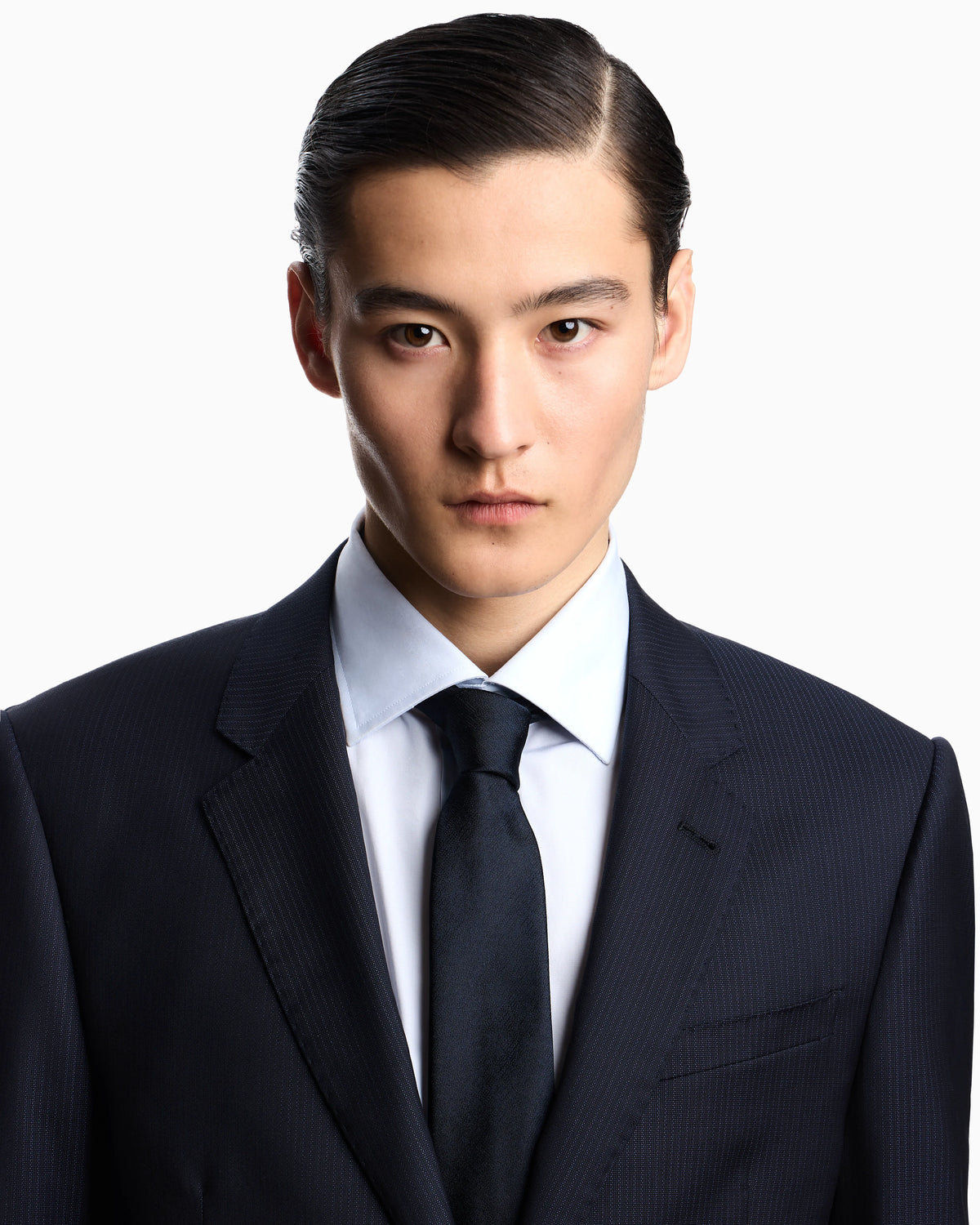 Single-breasted suit in micro-design high-twist virgin wool