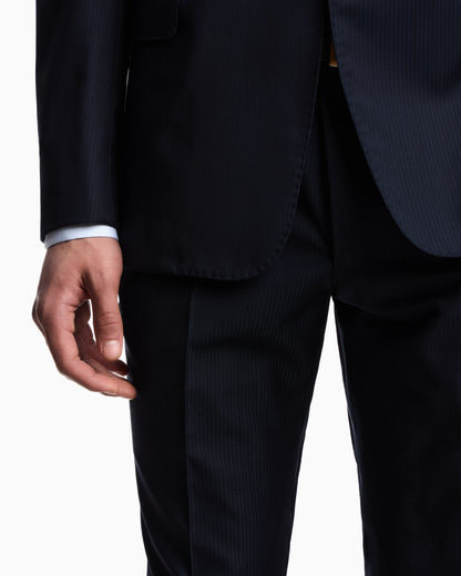Single-breasted suit in micro-design high-twist virgin wool