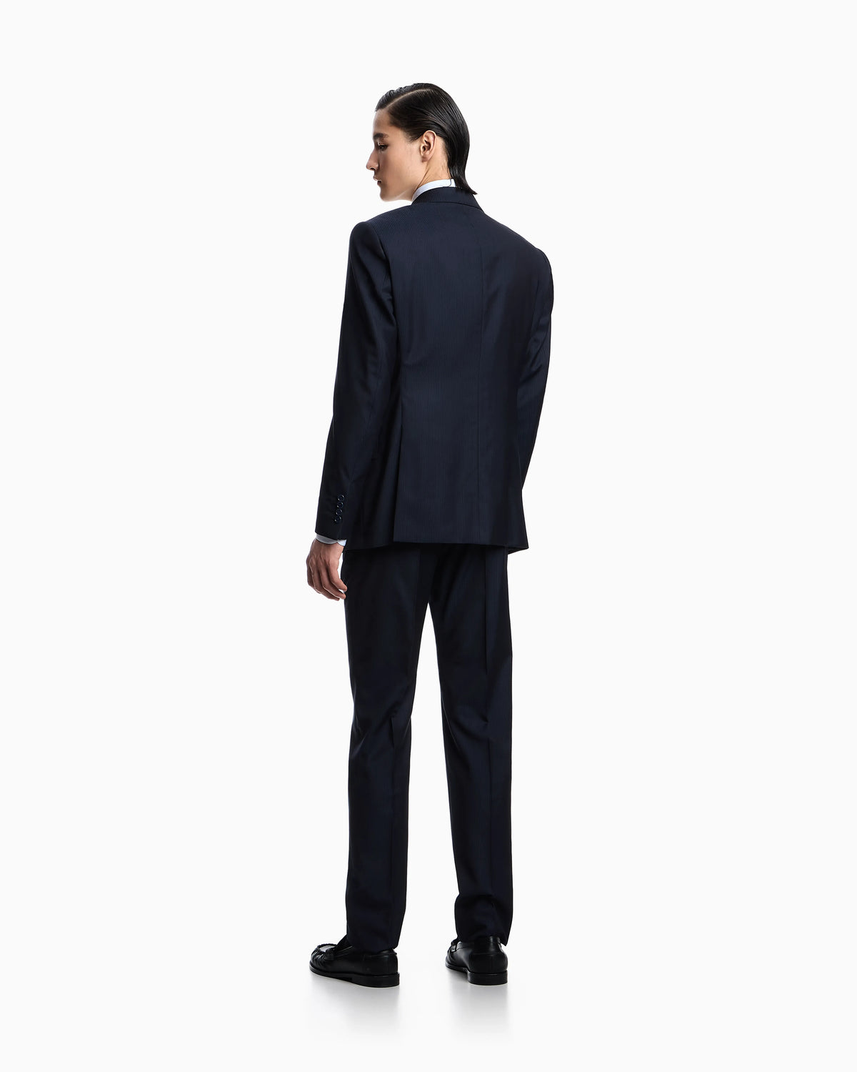Single-breasted suit in micro-design high-twist virgin wool