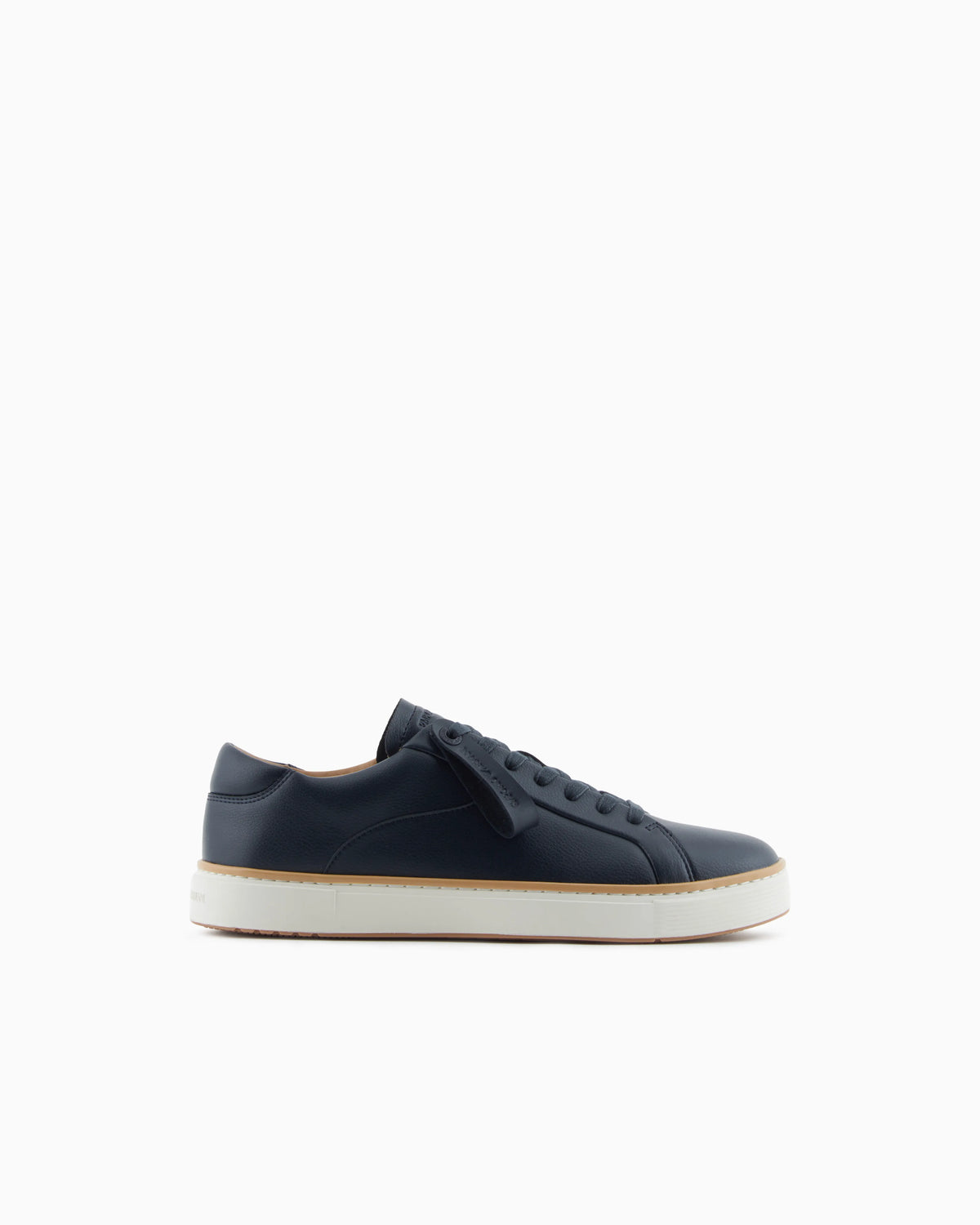 Leather sneakers with a contrasting welt