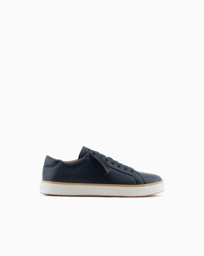 Leather sneakers with a contrasting welt
