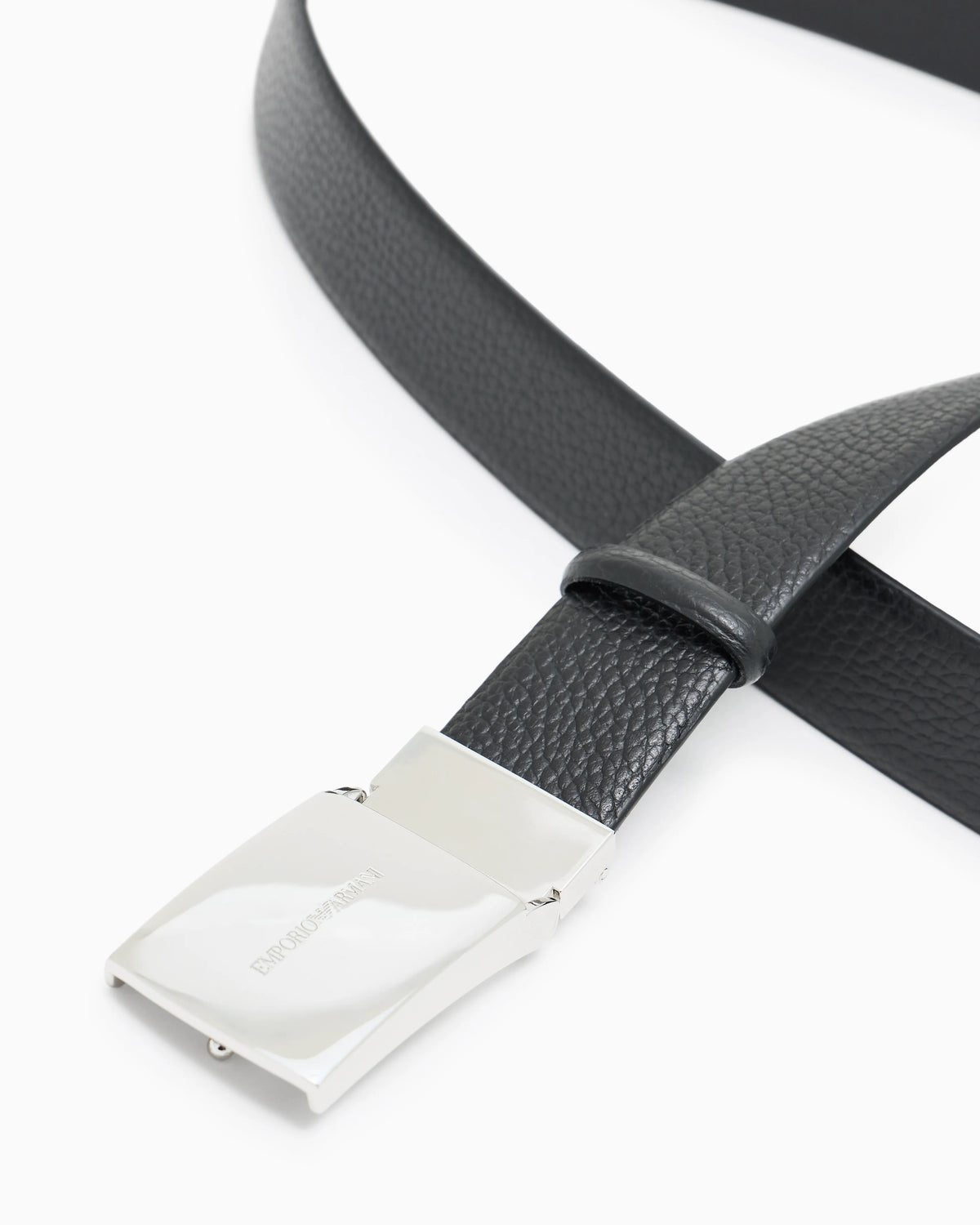 Pebbled leather belt with plate