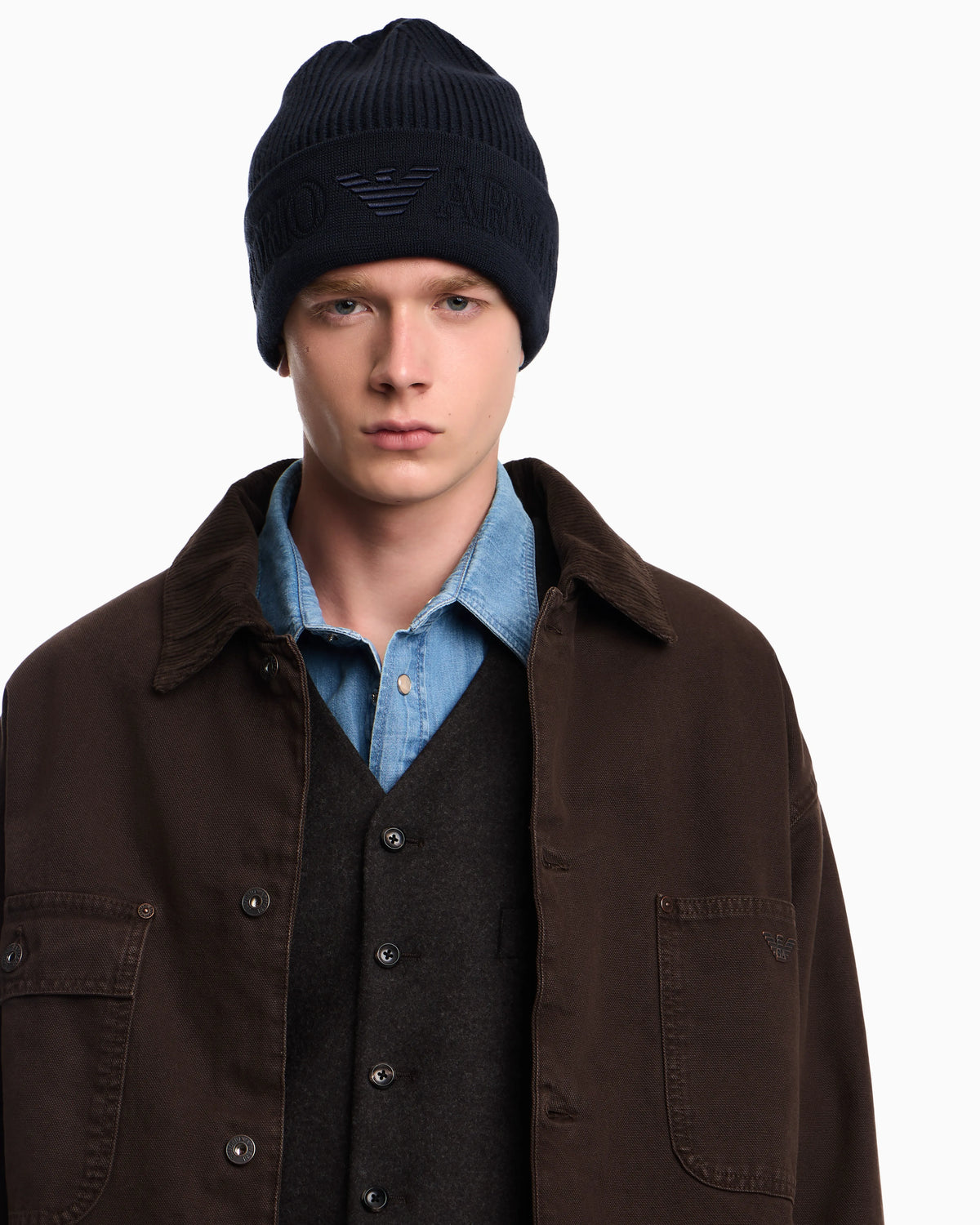 Beanie hat in ribbed virgin wool with embossed logo on cuff