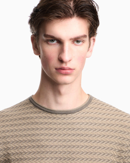 Icon virgin-wool jumper with a two-tone chevron motif
