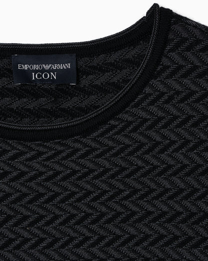 Icon virgin-wool jumper with a two-tone chevron motif