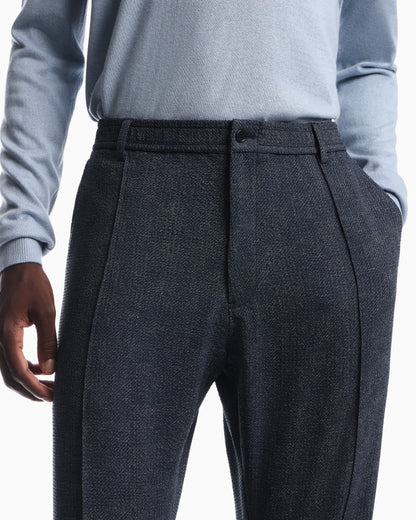 Trousers in printed seersucker