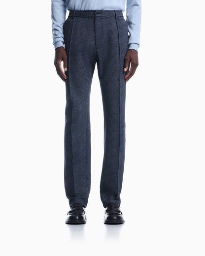 Trousers in printed seersucker