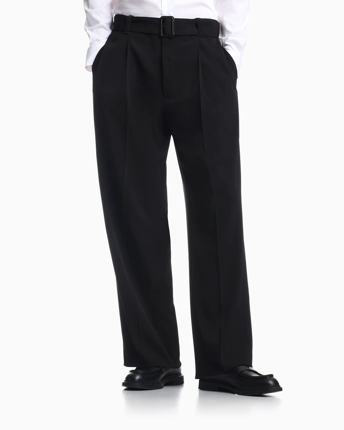 Trousers in stretch twill