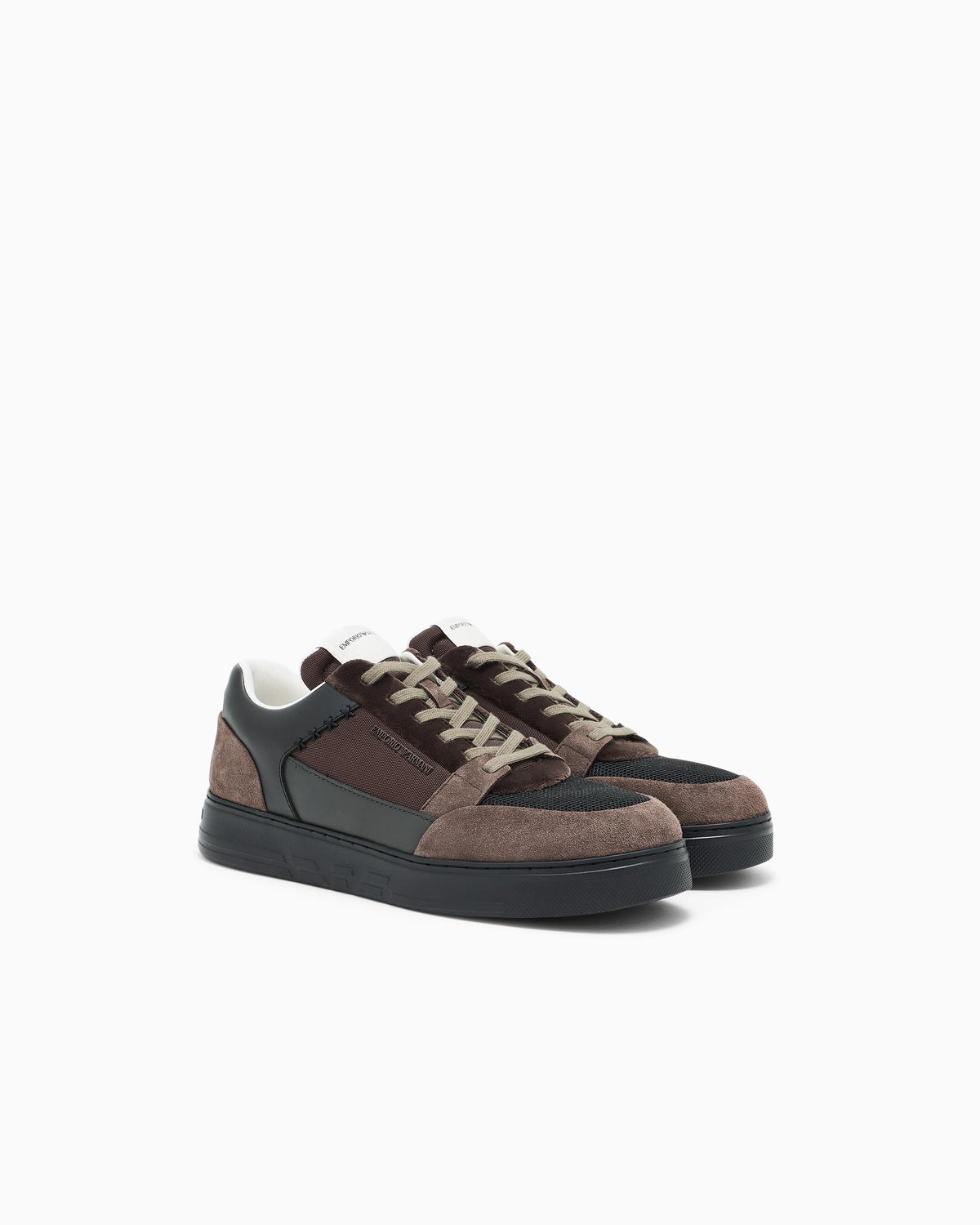 Sneakers low-top with suede and mesh upper and rubber sole