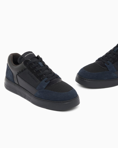 Sneakers low-top with suede and mesh upper and rubber sole