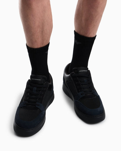 Sneakers low-top with suede and mesh upper and rubber sole