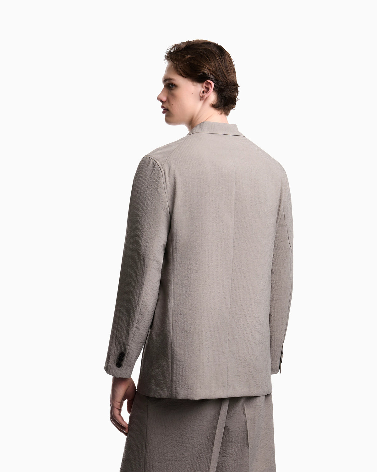 Single-breasted jacket in technical seersucker fabric