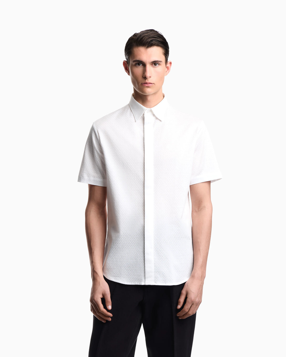 Short-sleeved, garment-dyed jersey shirt