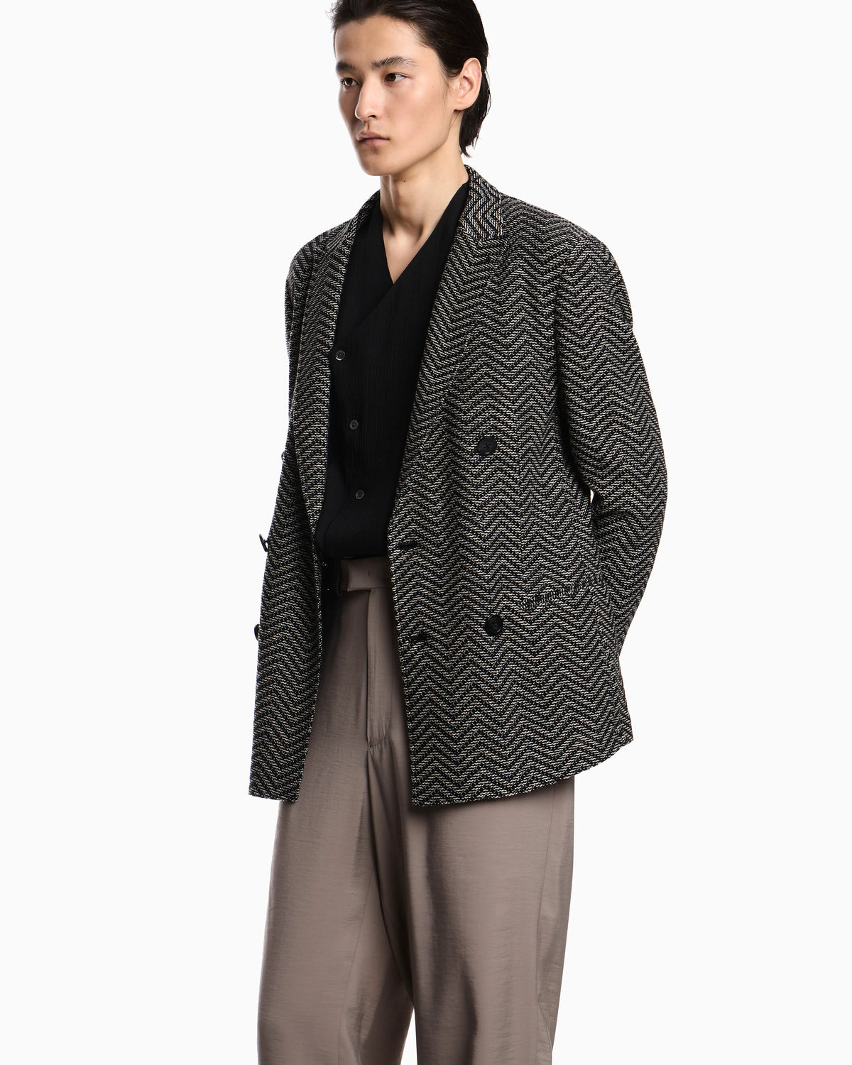 Shirt with off-centre closure in crêpe fabric