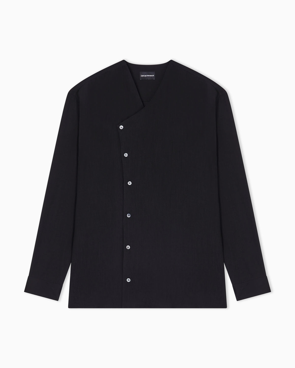 Shirt with off-centre closure in crêpe fabric