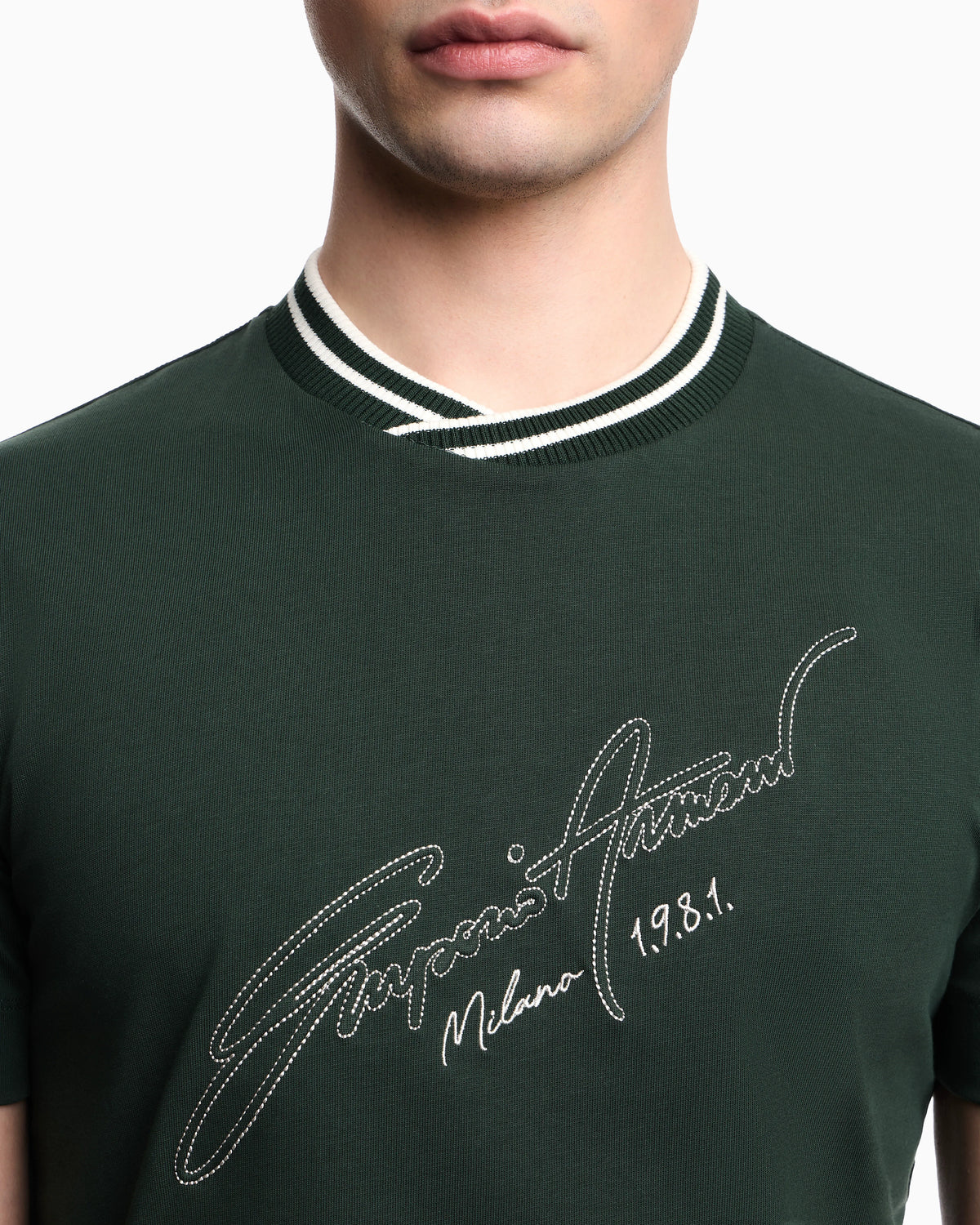 Slim-fit, heavy jersey T-shirt with logo signature embroidery