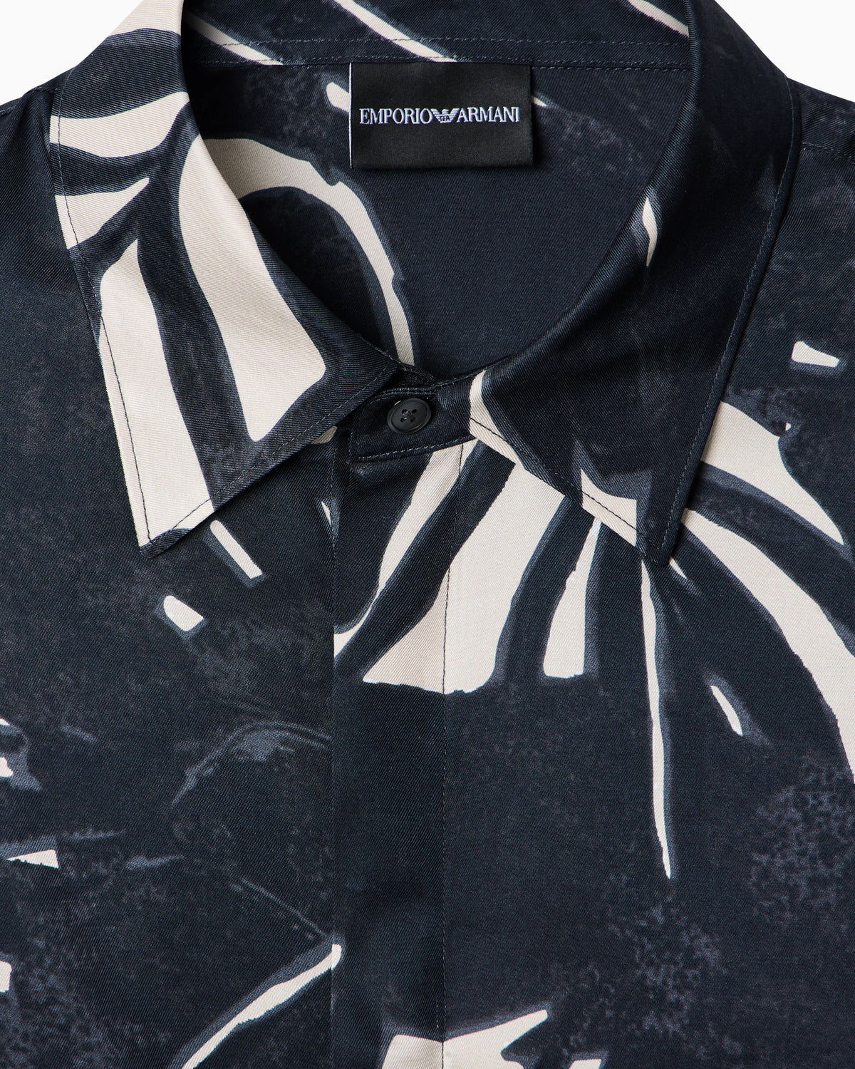 Comfort-fit, fluid viscose shirt with an all-over print