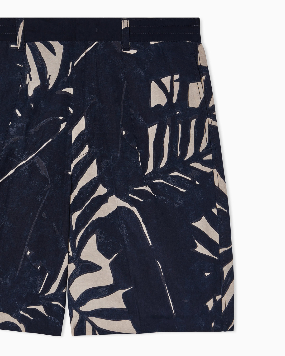 Linen-blend Bermuda shorts with all-over pattern