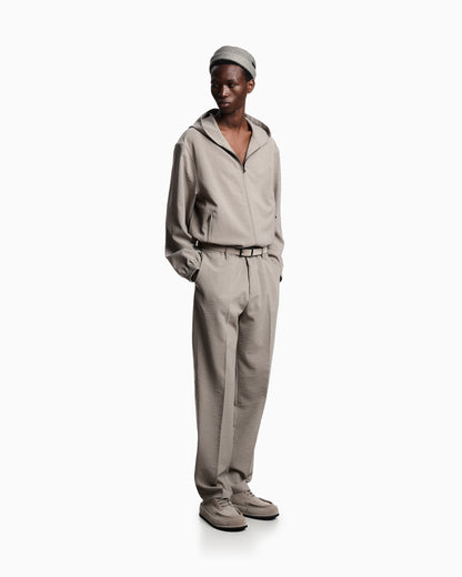Pleated technical seersucker fabric trousers