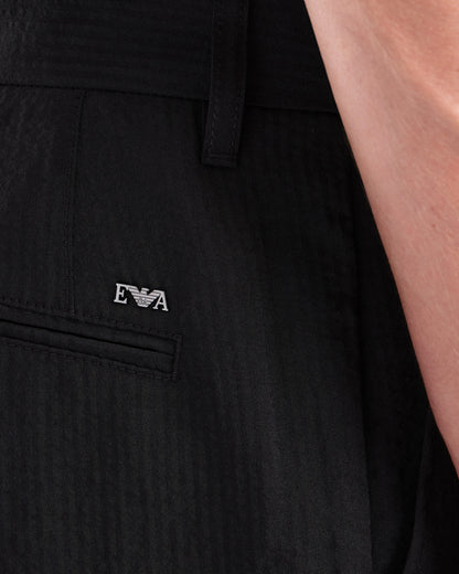 Pleated technical seersucker fabric trousers