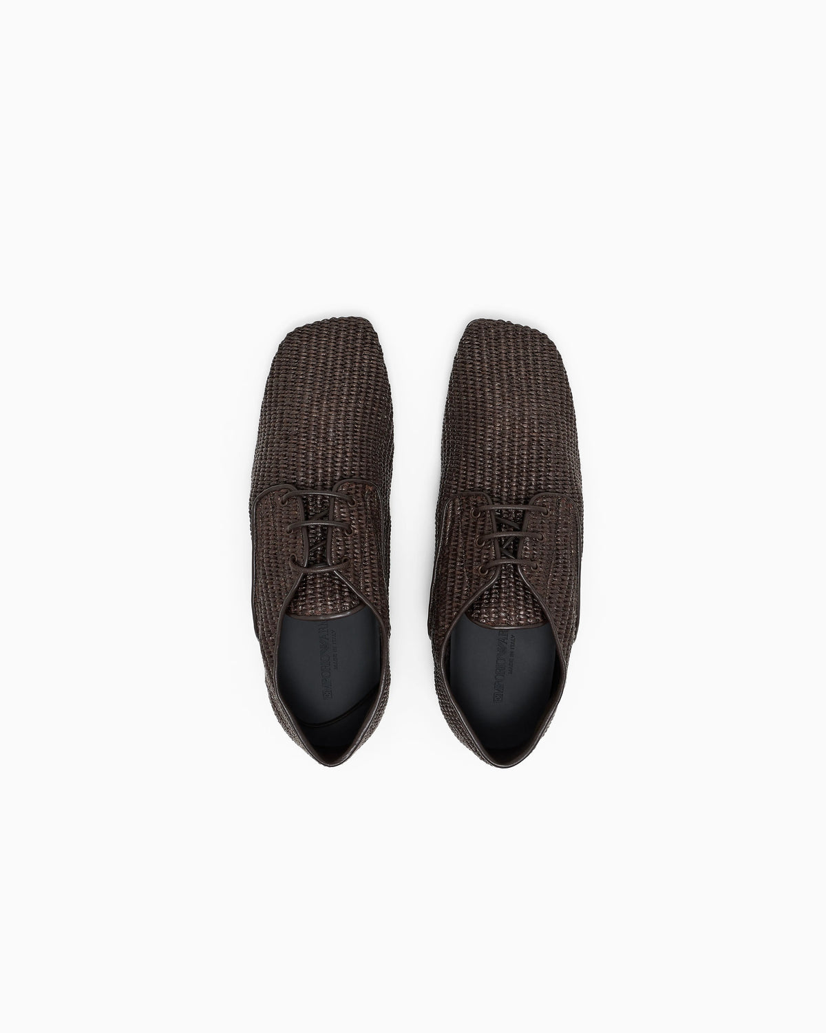 Lace-ups in woven raffia