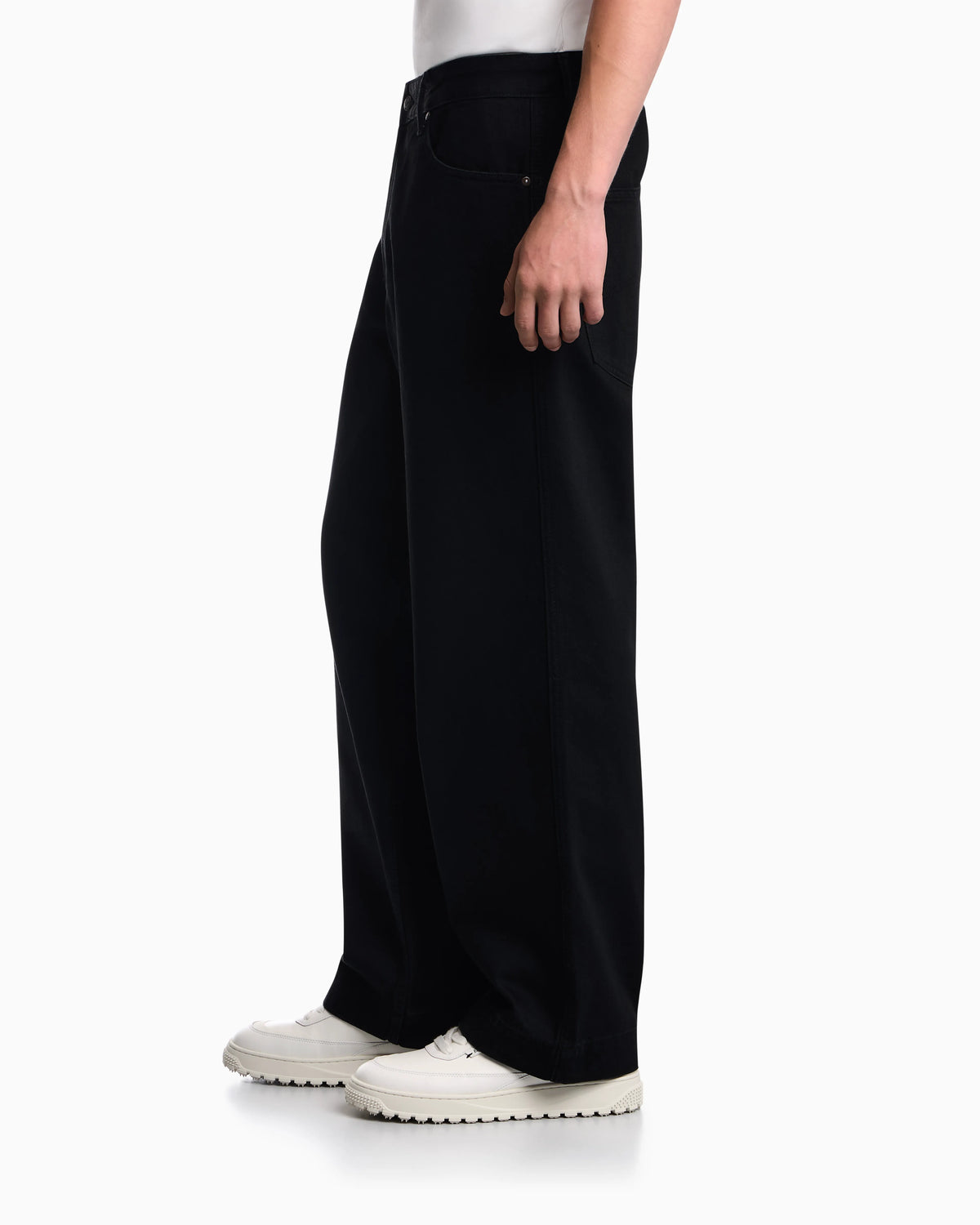 Wide-leg five-pocket jeans in light enzyme wash denim