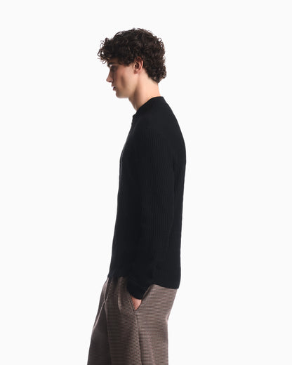 Virgin wool cardigan with a regular fit and fancy stitch