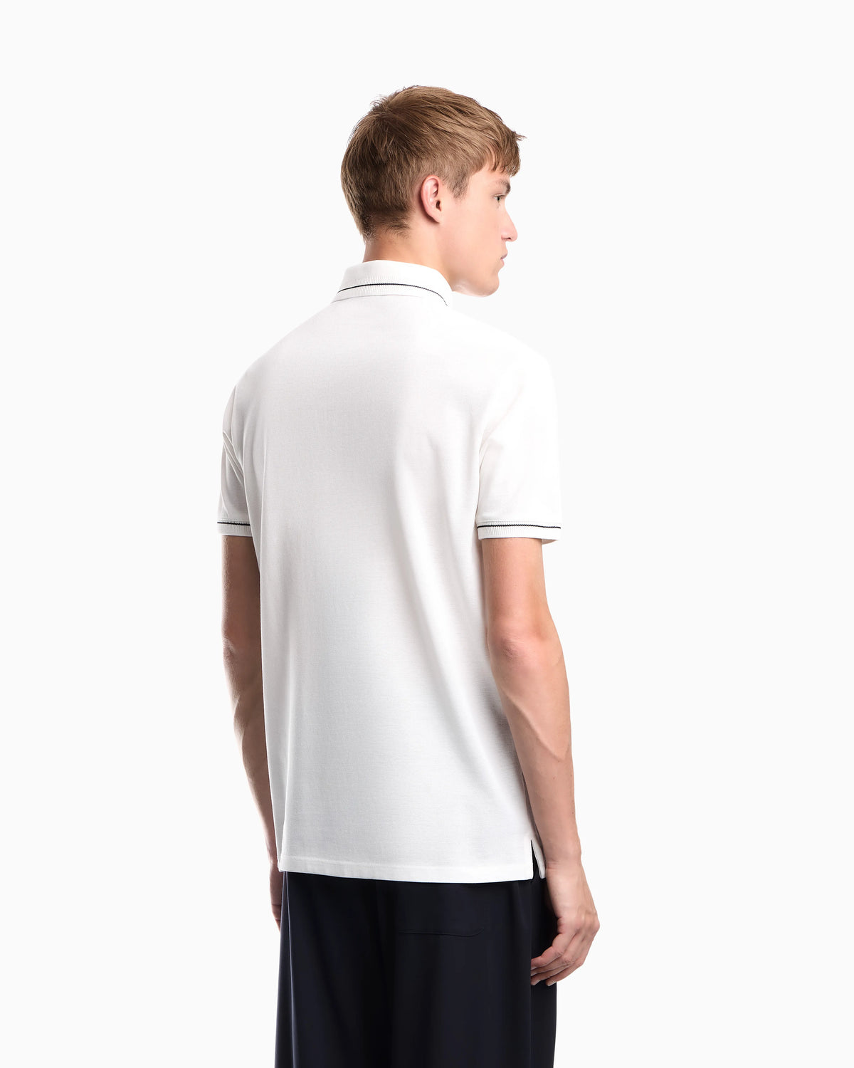 Piqué polo shirt with stripe detail on the collar