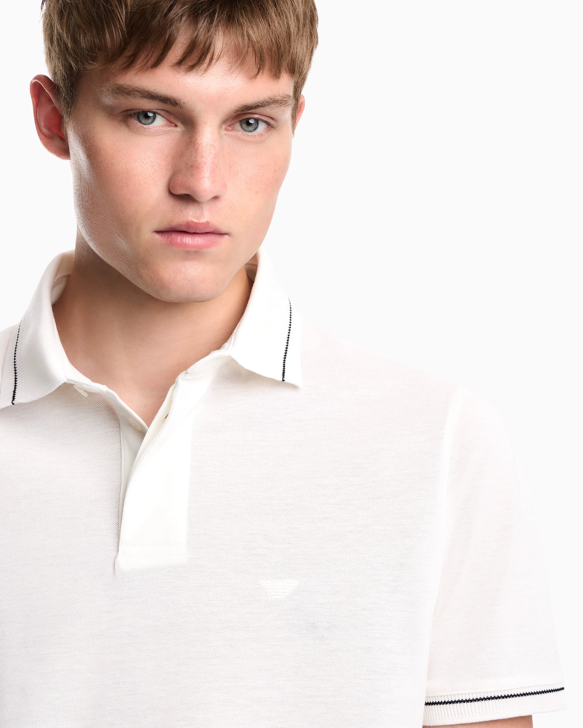 Piqué polo shirt with stripe detail on the collar