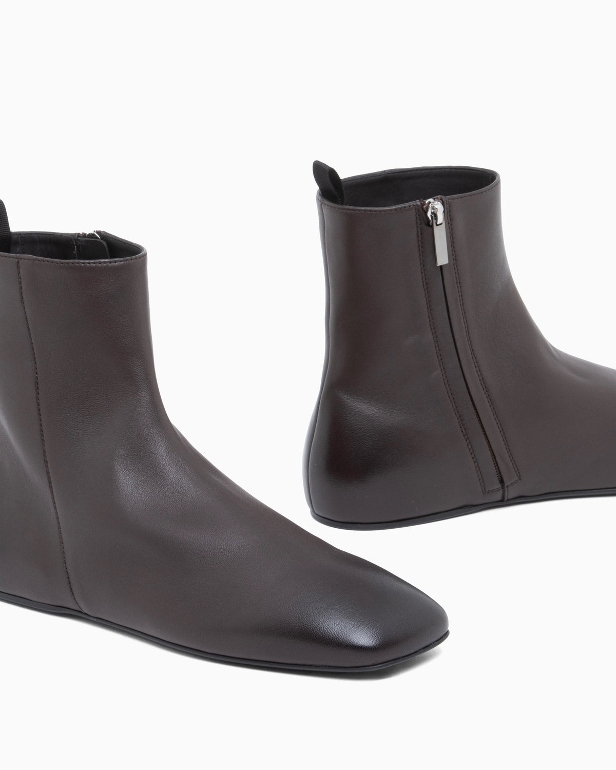 Smooth nappa leather ankle boots with a side zipper
