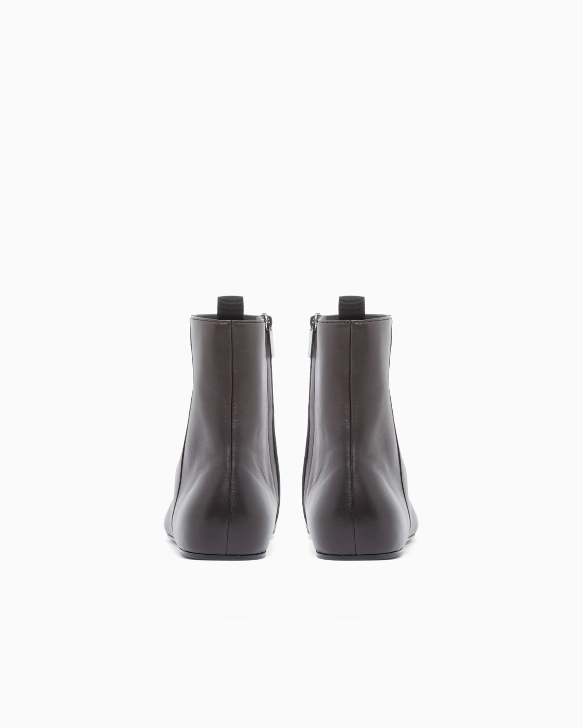 Smooth nappa leather ankle boots with a side zipper