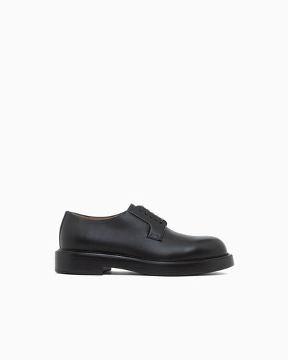 Lace-up derby shoes with smooth leather and rounded toe