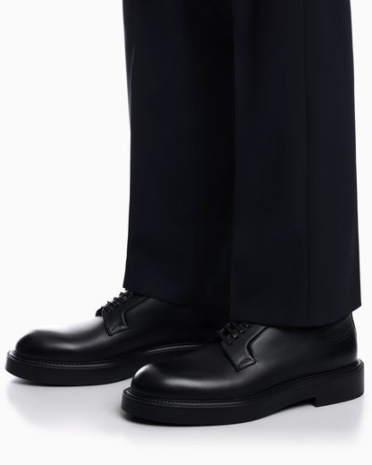 Lace-up derby shoes with smooth leather and rounded toe