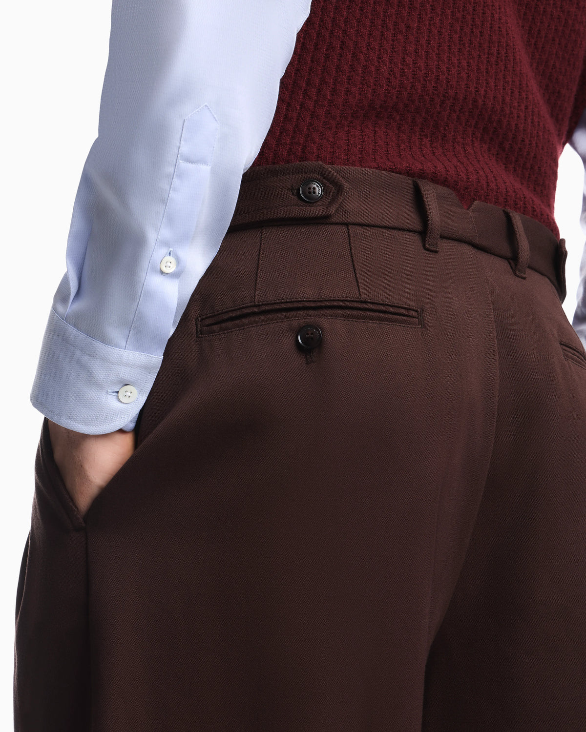 Pleated cotton trousers with a high waist and straight leg
