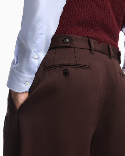Pleated cotton trousers with a high waist and straight leg