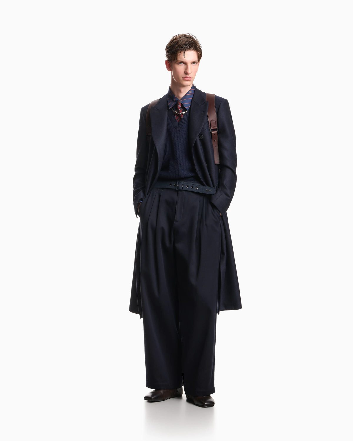 Pleated cotton trousers with a high waist and straight leg