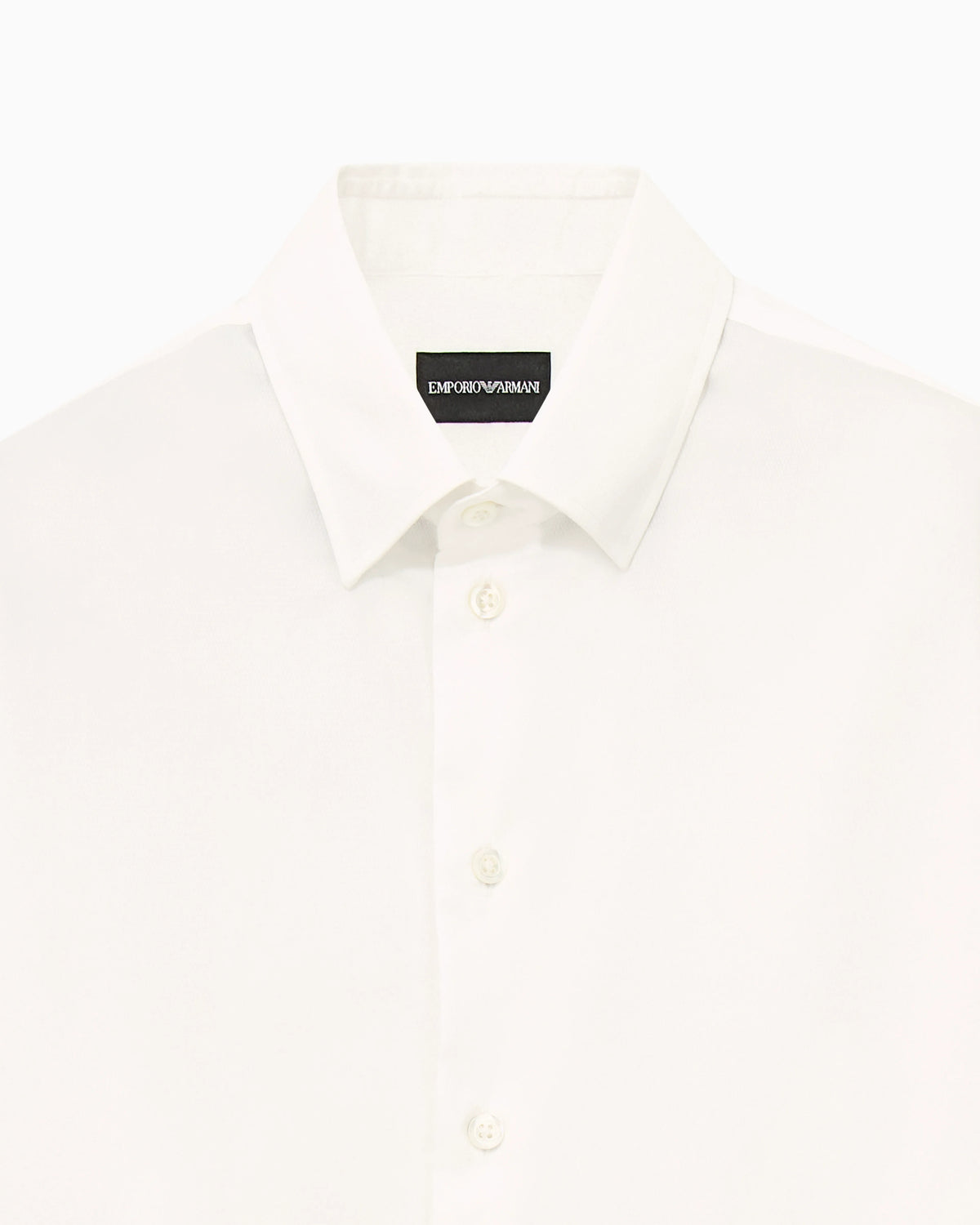 Cotton dress shirt with a pointed collar and long sleeves