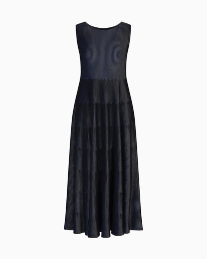 Sleeveless dress in knit front and back plated effect