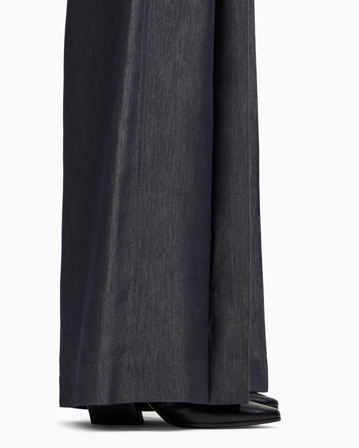 Polygon capsule collection yarn-dyed gabardine trousers