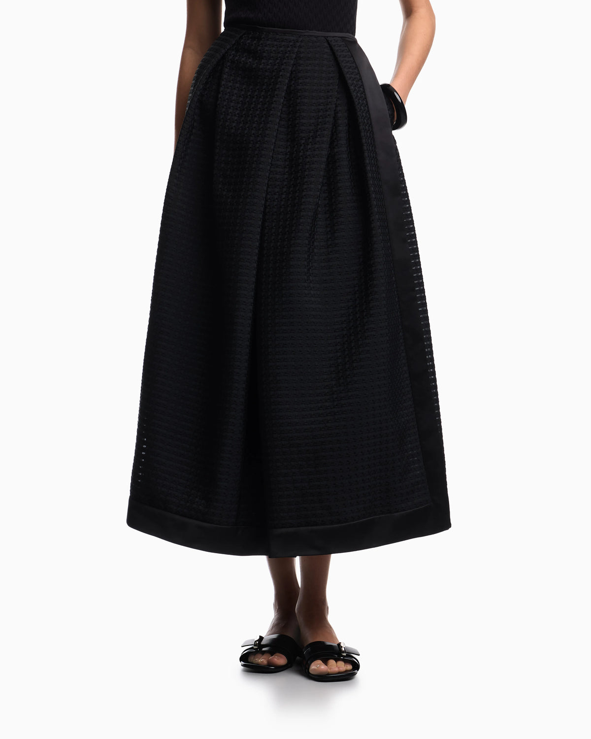 Long skirt in 3D gingham-effect jacquard