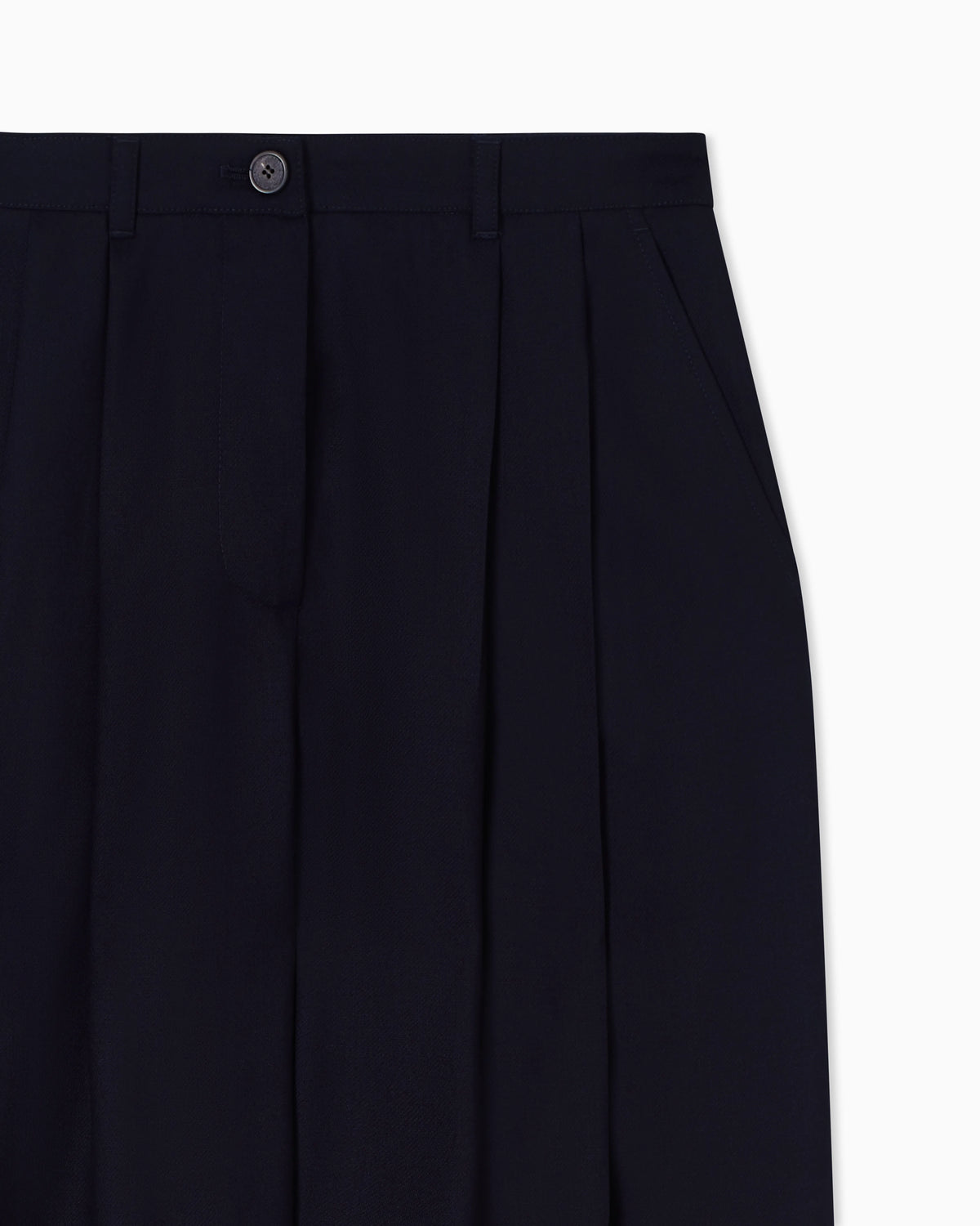 Trousers with pleat in flowing wool