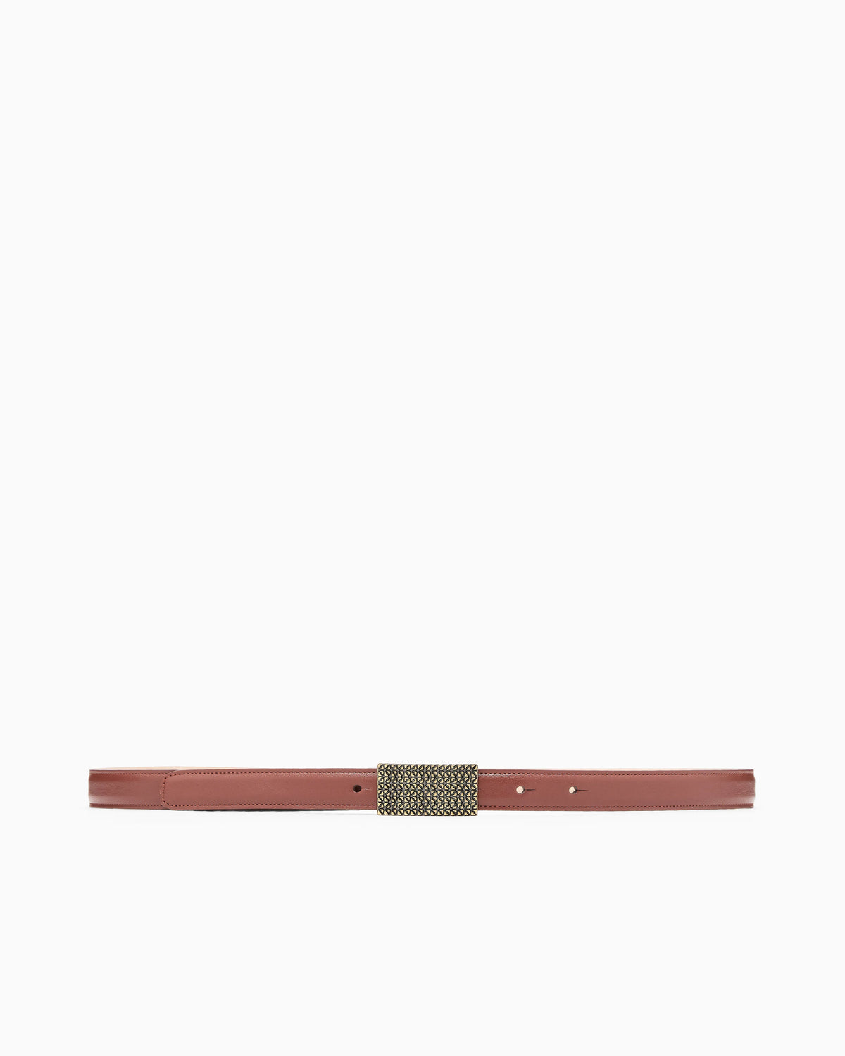 Smooth leather belt with 3D patterned plate