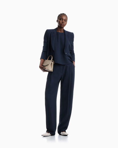 Tailored single-breasted blazer with notched lapels