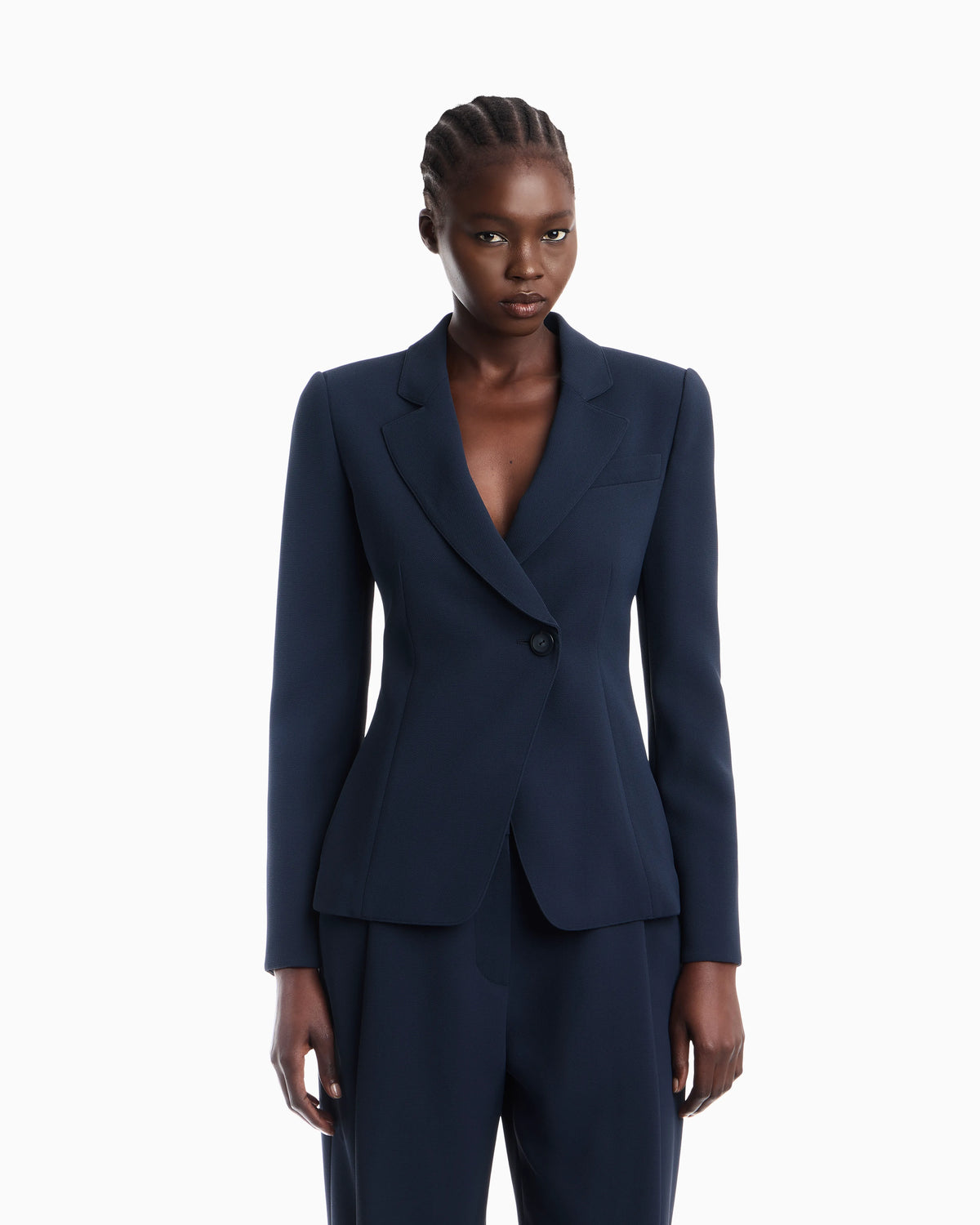 Tailored single-breasted blazer with notched lapels