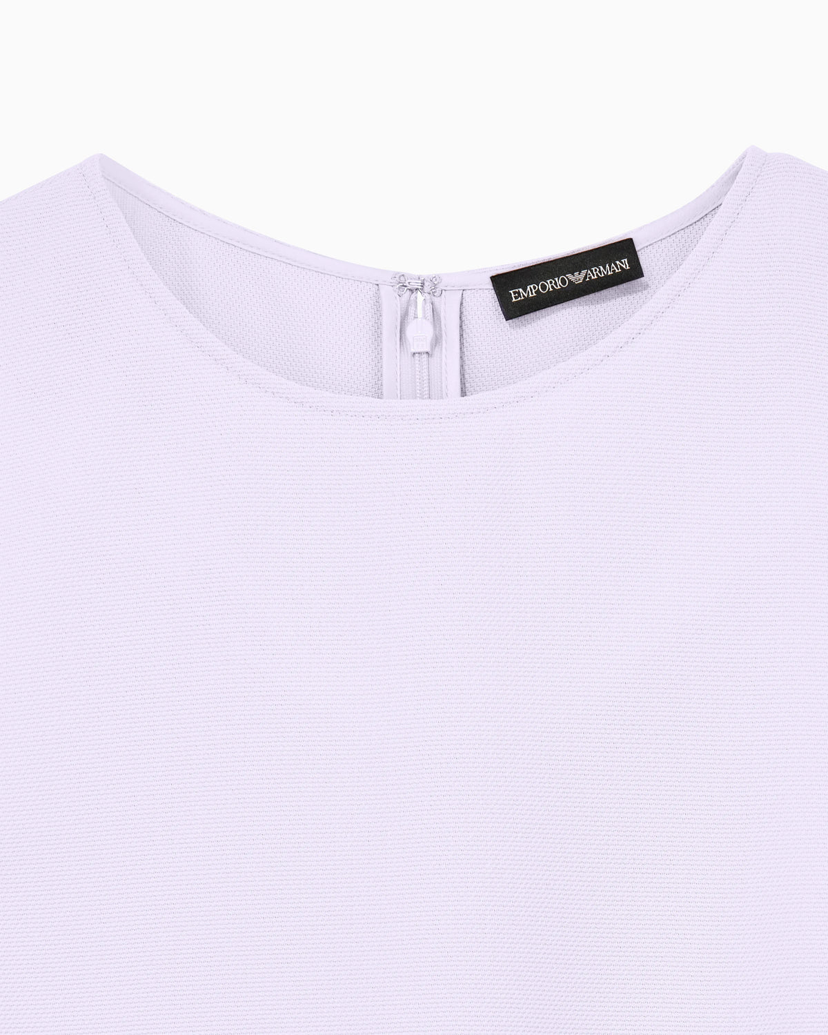 Textured sleeveless top with round neckline and back zip