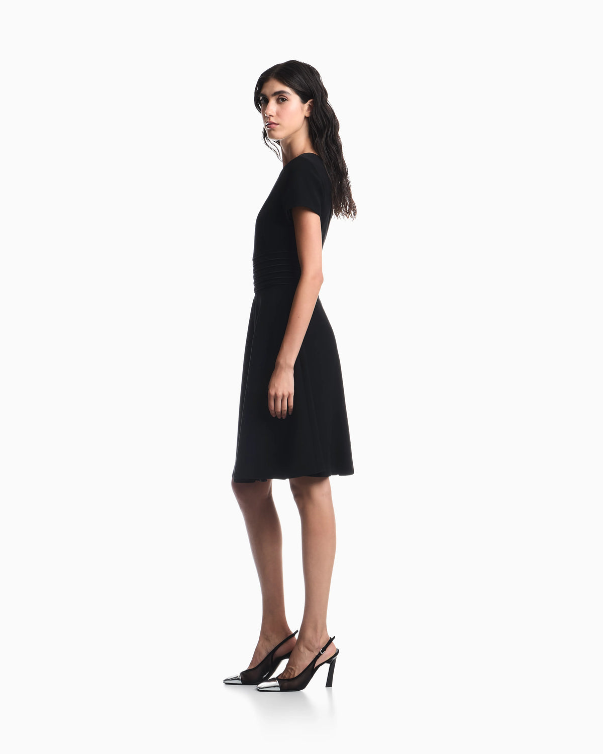 Dress in techno cady with a pleated waist and short sleeves