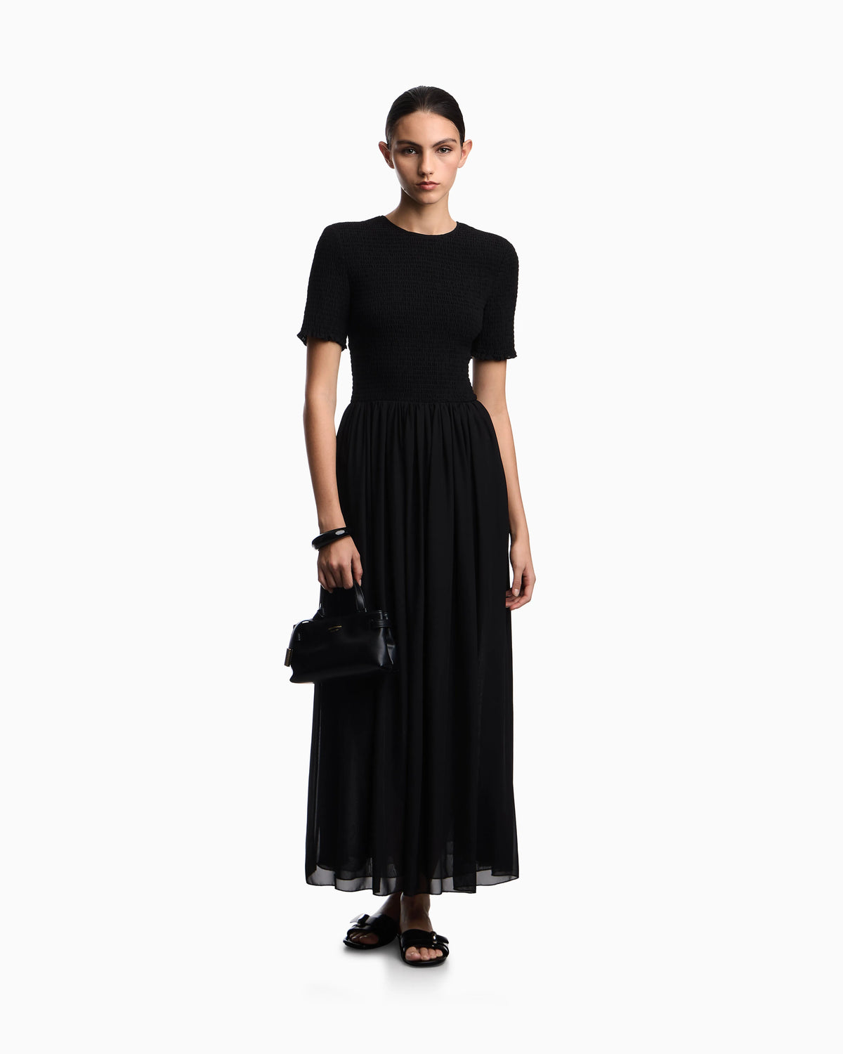 Short-sleeved long dress in technical georgette